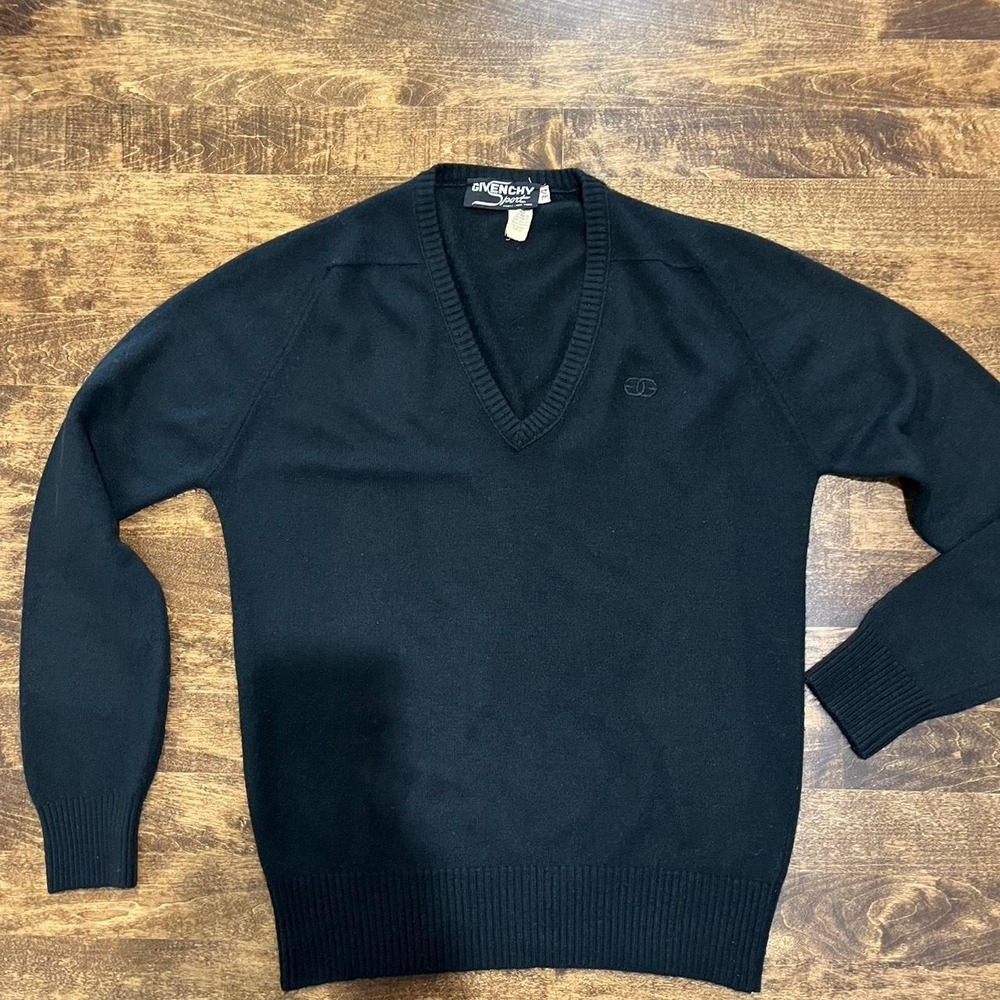 Vintage black v-neck sweater